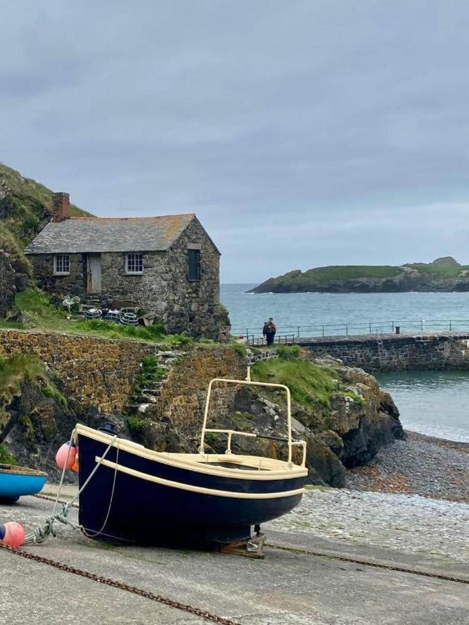 Farm Accommodation - The Lizard Peninsula, Cornwall Helston Εξωτερικό φωτογραφία